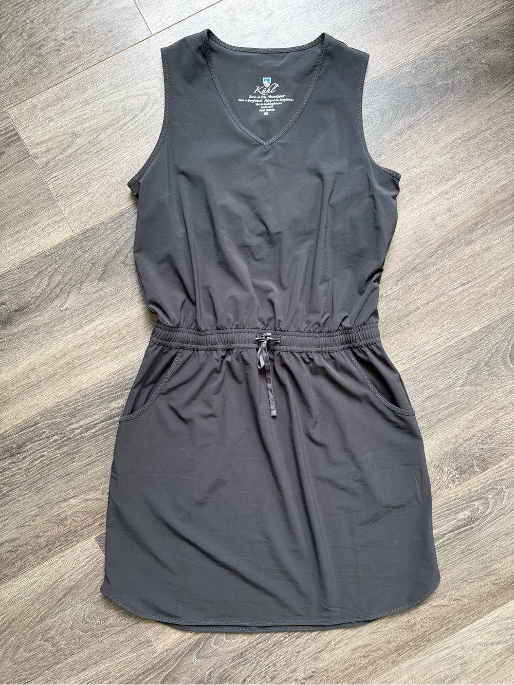 Kuhl Black V-Neck Sleeveless Active Top